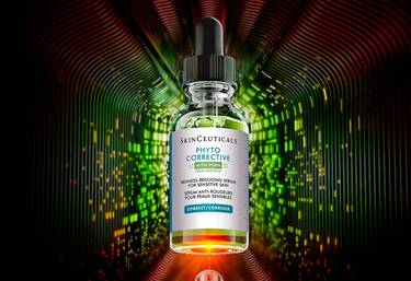 Prodotti per la routine di skincare SkinCeuticals: il siero C E Ferulic, il siero P-TIOX e la protezione solare Ultra Facial Defense SPF 50