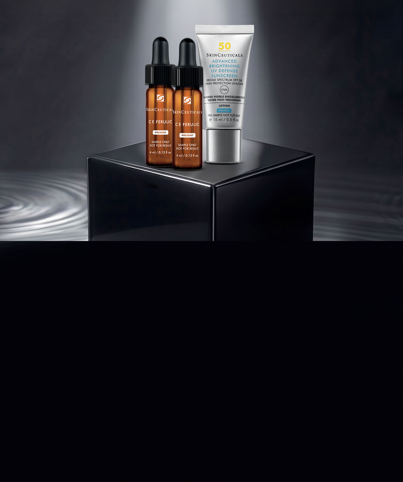 Un primo piano di un flacone di SkinCeuticals HA Intensifier Multi-Glycan, su uno sfondo sfumato.