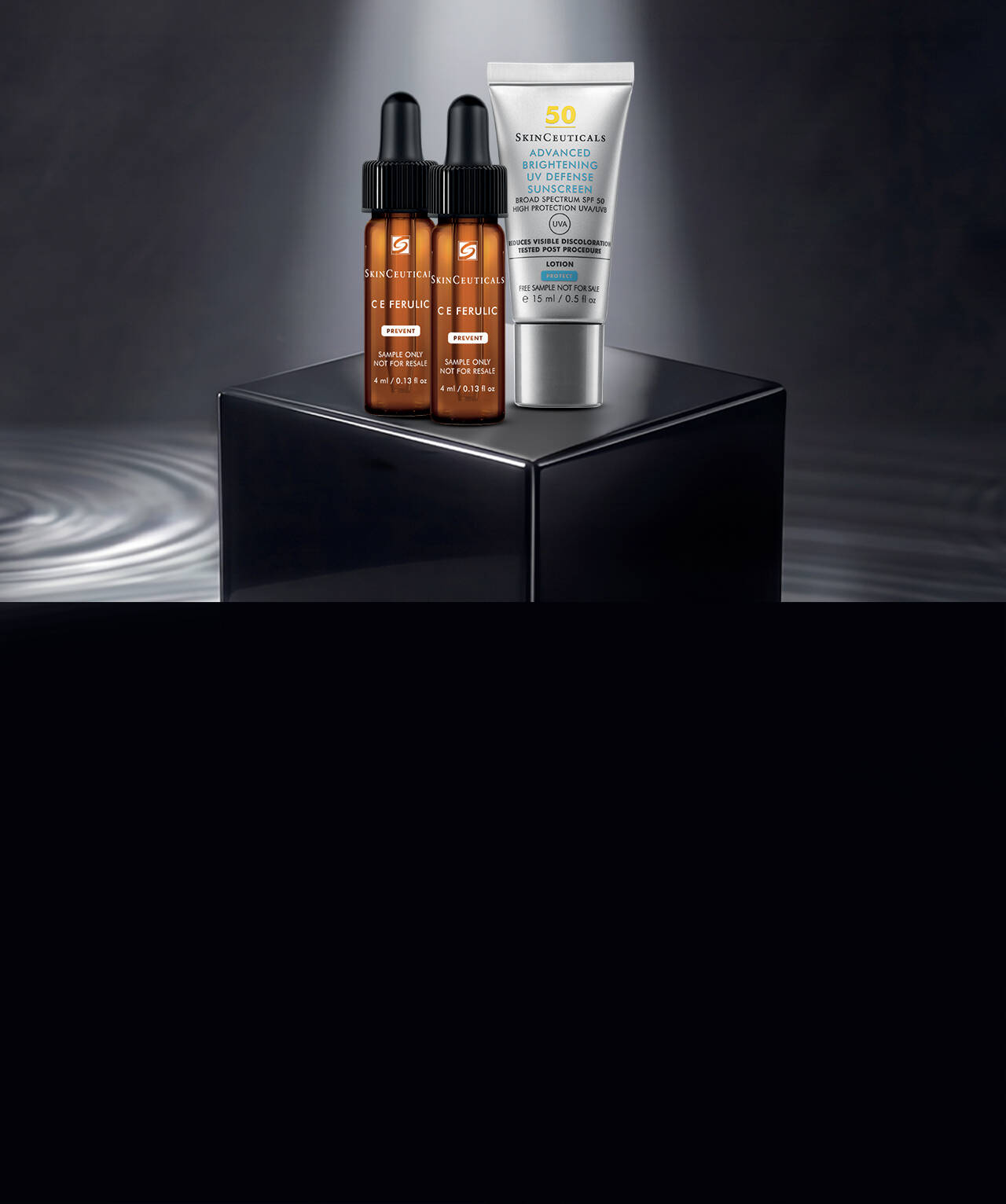 Un primo piano di un flacone di SkinCeuticals HA Intensifier Multi-Glycan, su uno sfondo sfumato.