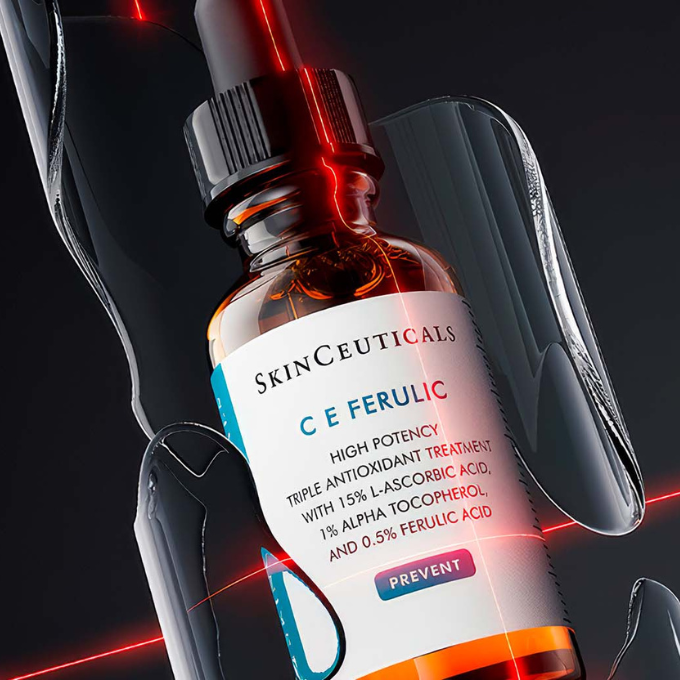 n primo piano di un flacone di SkinCeuticals HA Intensifier Multi-Glycan su uno sfondo sfumato.